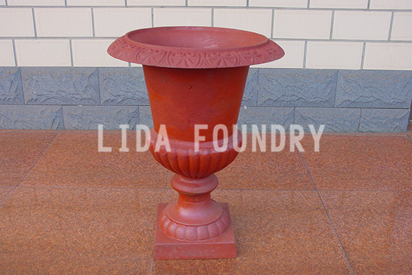 CAST IRON FLOWERPOT